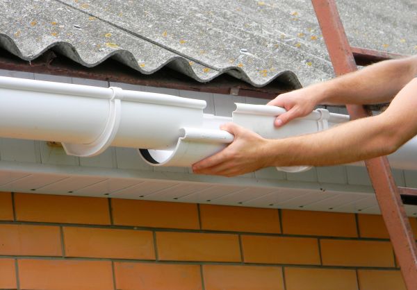 Cost of Gutter Hanging in Columbus